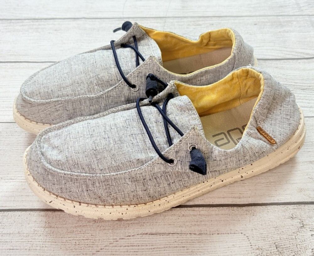 Hey Dude Women’s Wendy Chambray White Blue Slip On Shoes Size 11